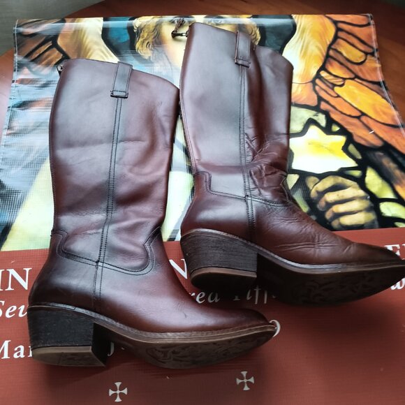 Sofft Brown Sharnell Leather Boot with Zipper Back - Picture 4 of 10